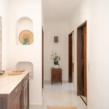 Charming 4bdr Near Aquashow By Lovelystay *