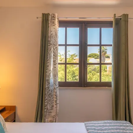 Charming 4bdr Near Aquashow By Lovelystay
