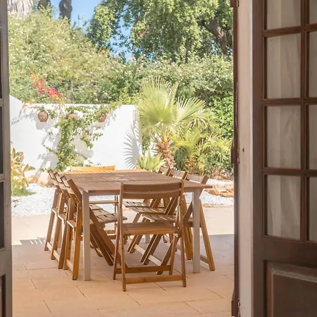 Charming 4bdr Near Aquashow By Lovelystay Quarteira