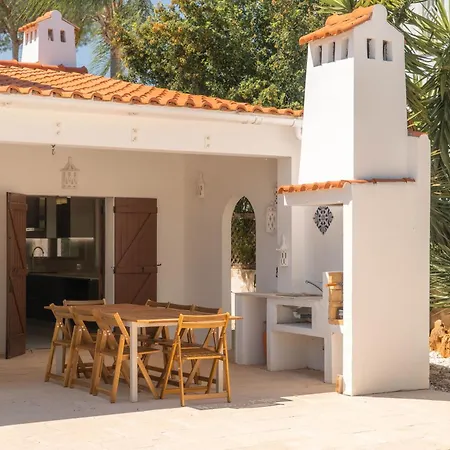 Casa de Férias Charming 4bdr Near Aquashow By Lovelystay Quarteira
