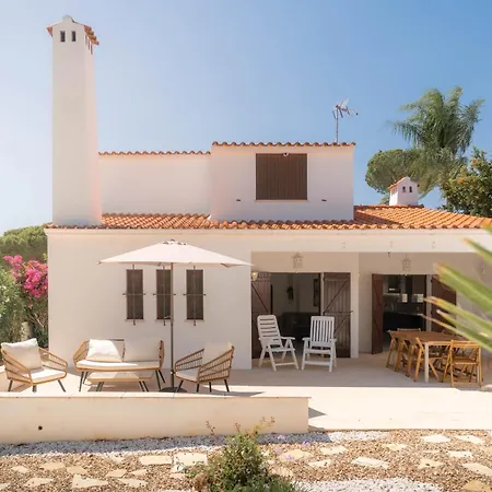 Charming 4bdr Near Aquashow By Lovelystay Quarteira