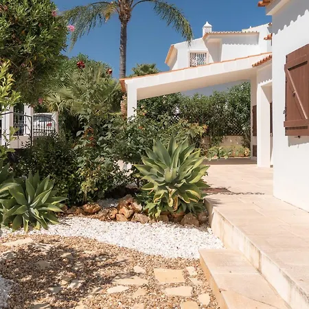 Feriehus Charming 4bdr Near Aquashow By Lovelystay *